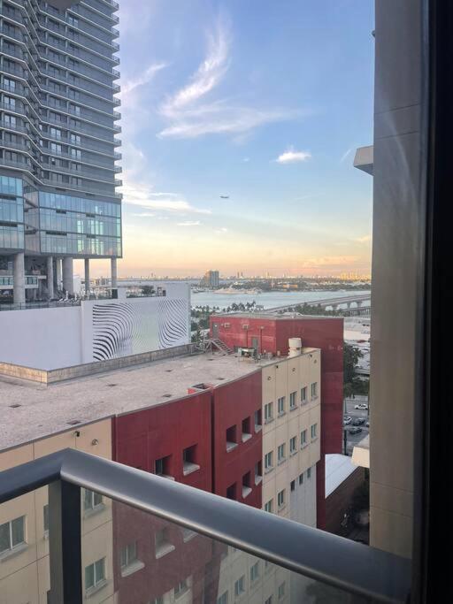 Vibrant Studio Downtown Miami Daire Dış mekan fotoğraf